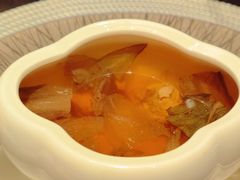 天山雪莲炖老鸡-北京饭店谭家菜