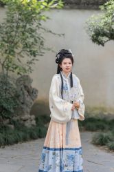 -梦回汉唐汉服旗袍体验馆(拙政园店)