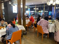 大堂-阿瓦山寨·湘菜现炒·剁椒鱼头王(咸阳总店)