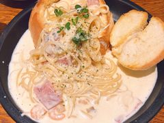 面包奶油意面-机器人火炉披萨