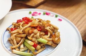 Jade Mushroom Stir-fried Abalone Meat