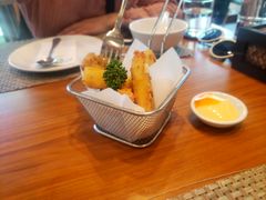 -Chom Cafe and Restaurant