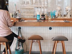 -ROAST coffee & eatery