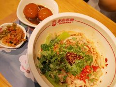 -呷佬·长沙手工米粉(金沙江路店)