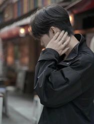 -一家只做男发烫染的店