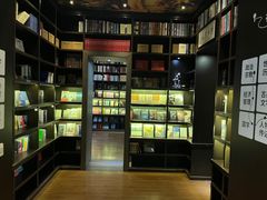 -钟书阁(松江泰晤士小镇店)