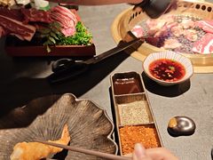 -铭牛烧肉·和牛海鲜自助(高新月牙湖店)