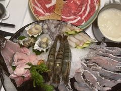 -红鼎豆捞·非遗鲍皇汤火锅(宝丰路店)