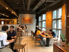 用餐区-星巴克臻选(深圳万象天地旗舰店)