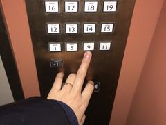 -东方巴黎购物广场