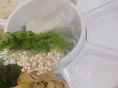 -鸡遇虾煲干锅火锅(小寨金莎店)