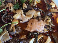 -川流不息·地道川菜·小龙虾(松东路店)