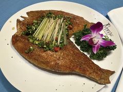 -香巴拉云南餐厅(华莱坞店)