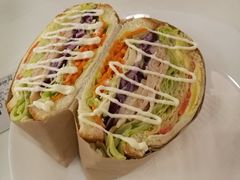 秘制酸奶鸡肉三明治-棒沙拉·轻食餐厅(华润店)