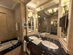 -广州富力丽思卡尔顿酒店