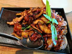 三杯蘑菇鸡-中8楼风尚云南菜(颐堤港店)