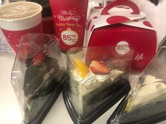 -85度C(生甜甜圈研究工坊·上海松江人民北路店)