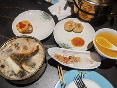 -雍容荟帝王蟹活龙虾展台自助(IFS黑金店)