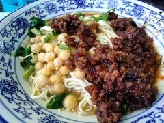 -渝之汇牛肉豌杂面