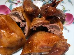 招牌乳鸽-维园悦谱·海派家常菜(乌鲁木齐南路店)