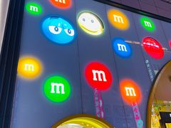 -m豆巧克力世界(上海世茂广场店)