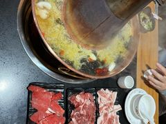 -果松木炭酸菜铜火锅·外婆参鸡汤