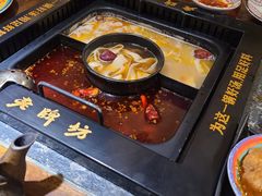 -老牌坊云南鱼豆花火锅(哈西万达店)