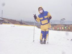 -采薇庄园四季滑雪场