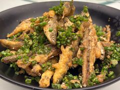 葱香小鱼-芙蓉凰花园酒楼