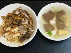 -松树干拌面店
