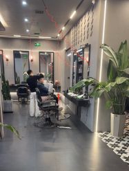 -老肖男士理发店