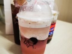 石榴益力多波波冰-喜茶(东莞汇一城店)