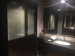-曼谷湄南河畔华美达广场酒店