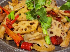 -万重锦·人文川菜馆(骡马市店)