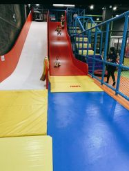 -蹦贝运动中心·蹦床·攀岩·闯关(龙岗店)