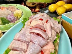 -得意咚瓜·顺德鱼生·冬瓜火锅(深圳首店)