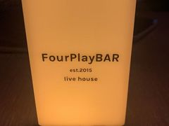 -FOUR PLAY BAR