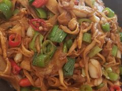 干锅春笋-鑫巴蜀小镇 · 水煮鱼专研店(玉桥店)