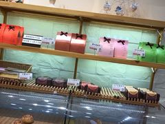 面包甜点陈列柜-西村叔叔的店·面包·甜品·蛋糕(崂山丽达店)