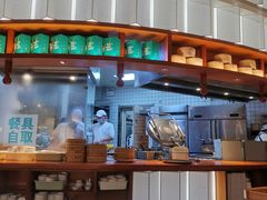 -诚铭记·虾仁汤包·成都小吃(融创店)