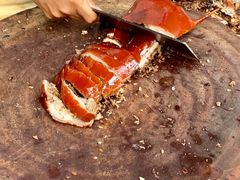 -黄记四更烤乳猪店