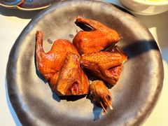 脆皮妙龄鸽-荣小馆(安达仕店)