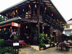 -Dash Teak House
