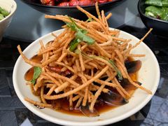 馓子拌皮蛋-巴厘龙虾·榜首油焖大虾(洞庭·艺术洋房店)