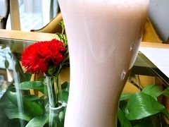 草莓奶昔-春树下·树屋花房西餐厅(罍街AS1980店)