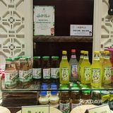 自助餐厅是一个让人吃饱喝足的地方
