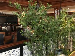 -八府香鸭·啫啫煲(华山路店)