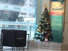 -瑞尔齿科(上海长风大悦城店)