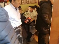 等位区-门框胡同百年卤煮(前门煤市街店)