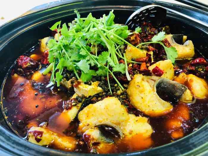 六味豆花鱼(陕州店)-"[薄荷]环境:没什么特色,装修也就一般 .